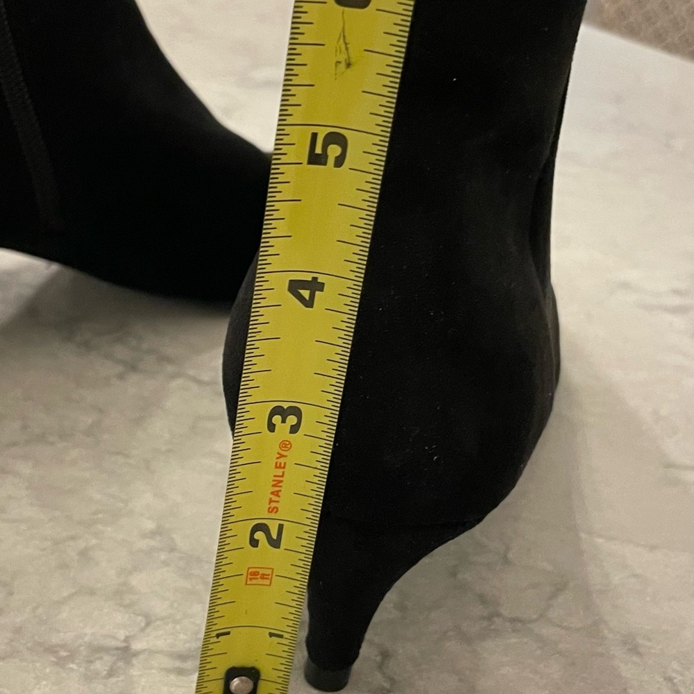 Charles by Charles David ankle boots in black faux suede/ size 8 1/2/ EUC/no box - Picture 12 of 15